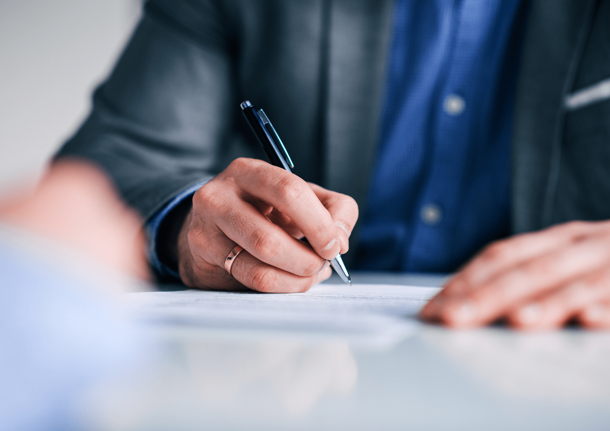 Firma de documentaciones tales como herencia o cambio de nombre